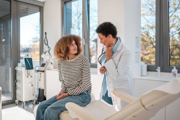 A Life Fitness Zone clinician consulting a patient
